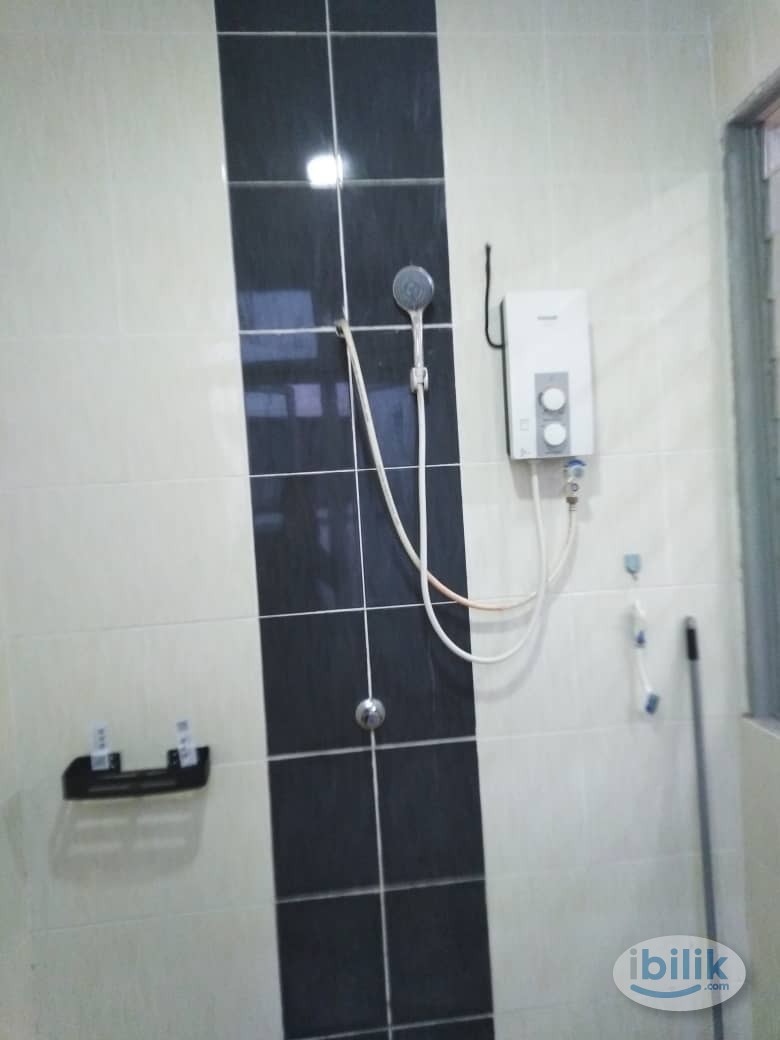 Single Room at Rafflesia Sentul Condominium, Walking Distance to LRT Sentul Timur - Image 4