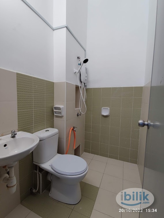 Furnish AC Room at Taman Century Garden, Johor Bahru - Image 4