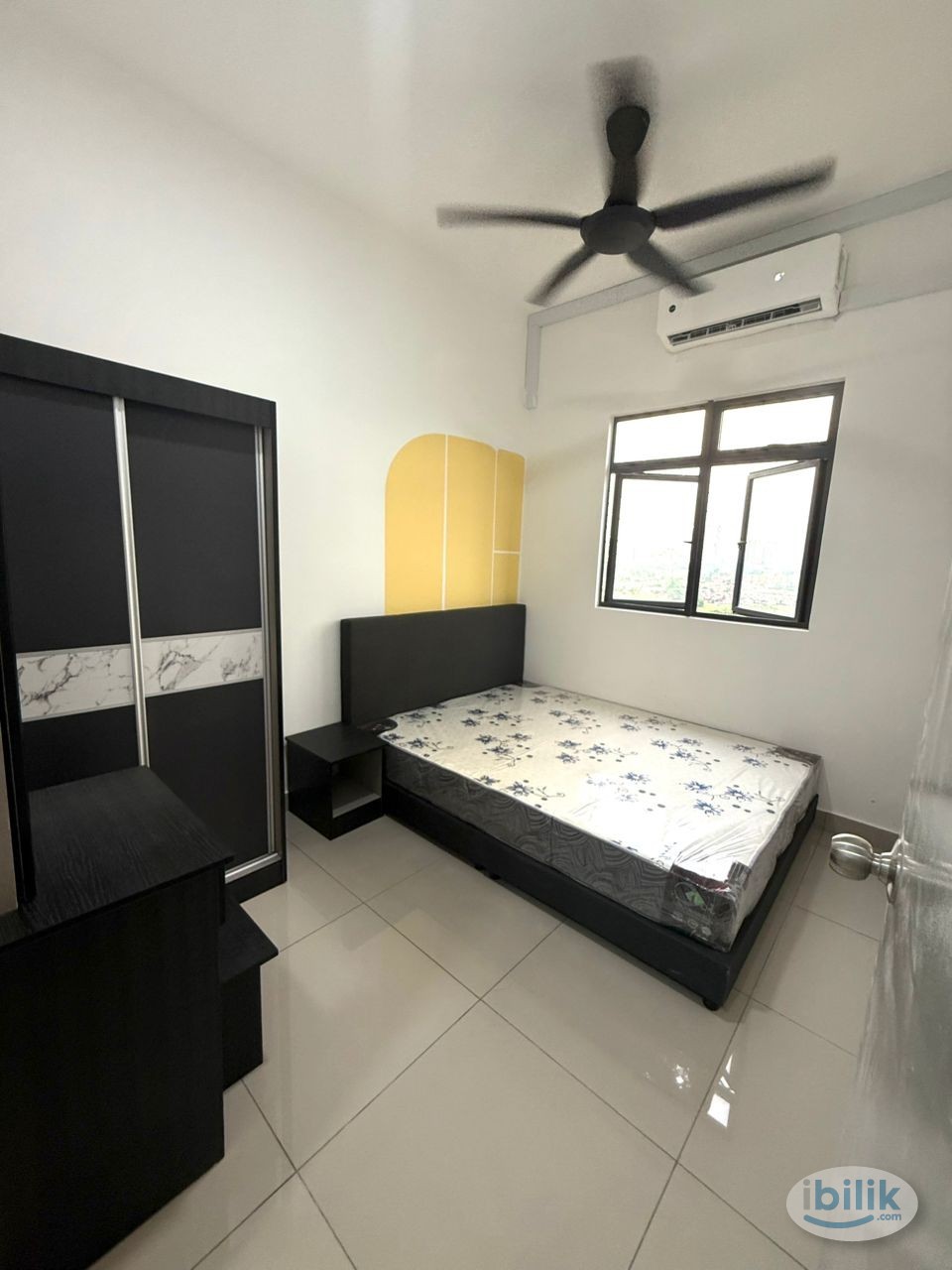 Middle Room at Minest Residence, Sentul - Image 1
