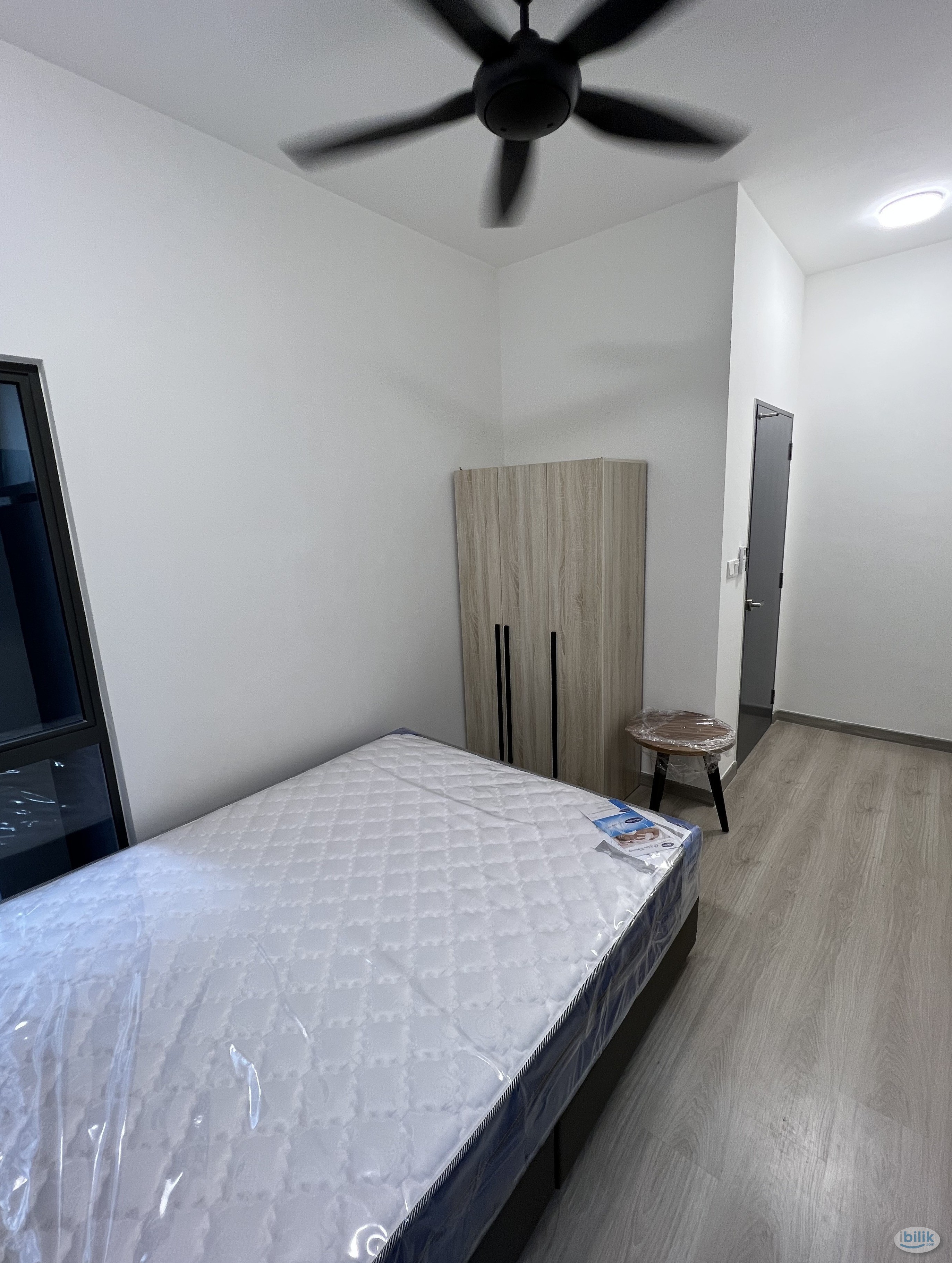 [FEMALE Only] The Holmes 2 - Fully Furnished, HUKM, No Partition Room - Image 2
