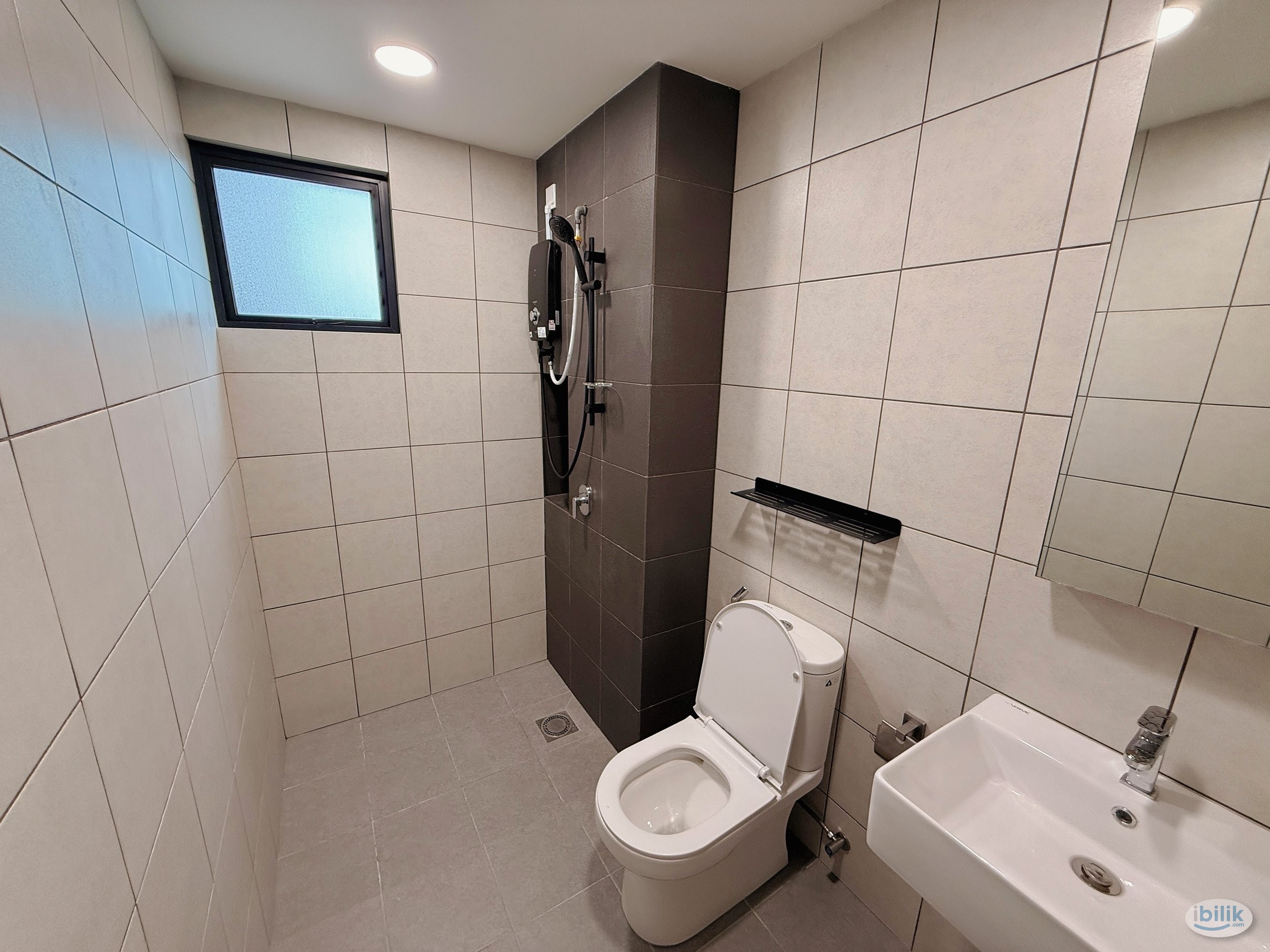 Fully Furnished Master Room in Petaling Jaya For Rent - Image 1