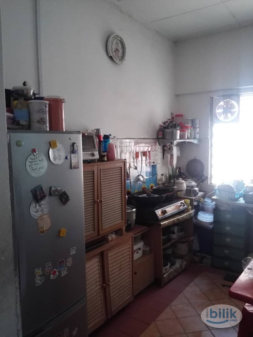Medium Room in Pelangi Heights behind Centro Mall - Image 1