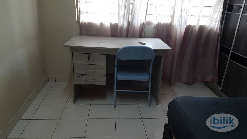 [NEAR KTM] Suriamas Condo, opposite Sunway Pyramid, Mentari, Pinnacle, NPE, Federal Highway, Medium Room - Image 1