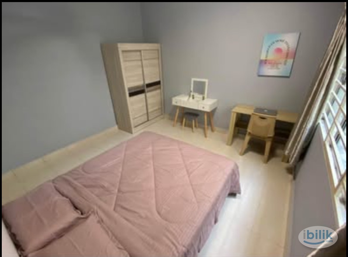 Comfy Big Room at SuriaMas, Bandar Sunway - Image 2