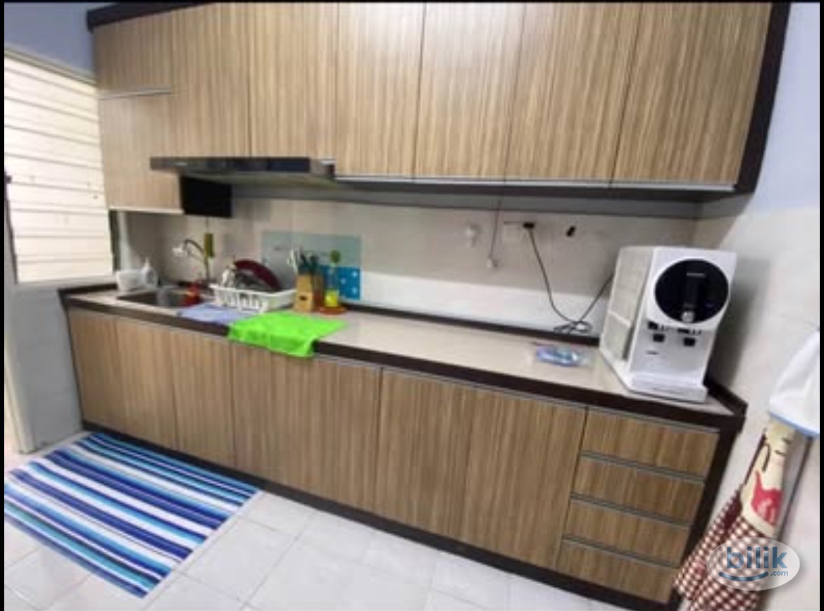 Comfy Big Room at SuriaMas, Bandar Sunway - Image 4