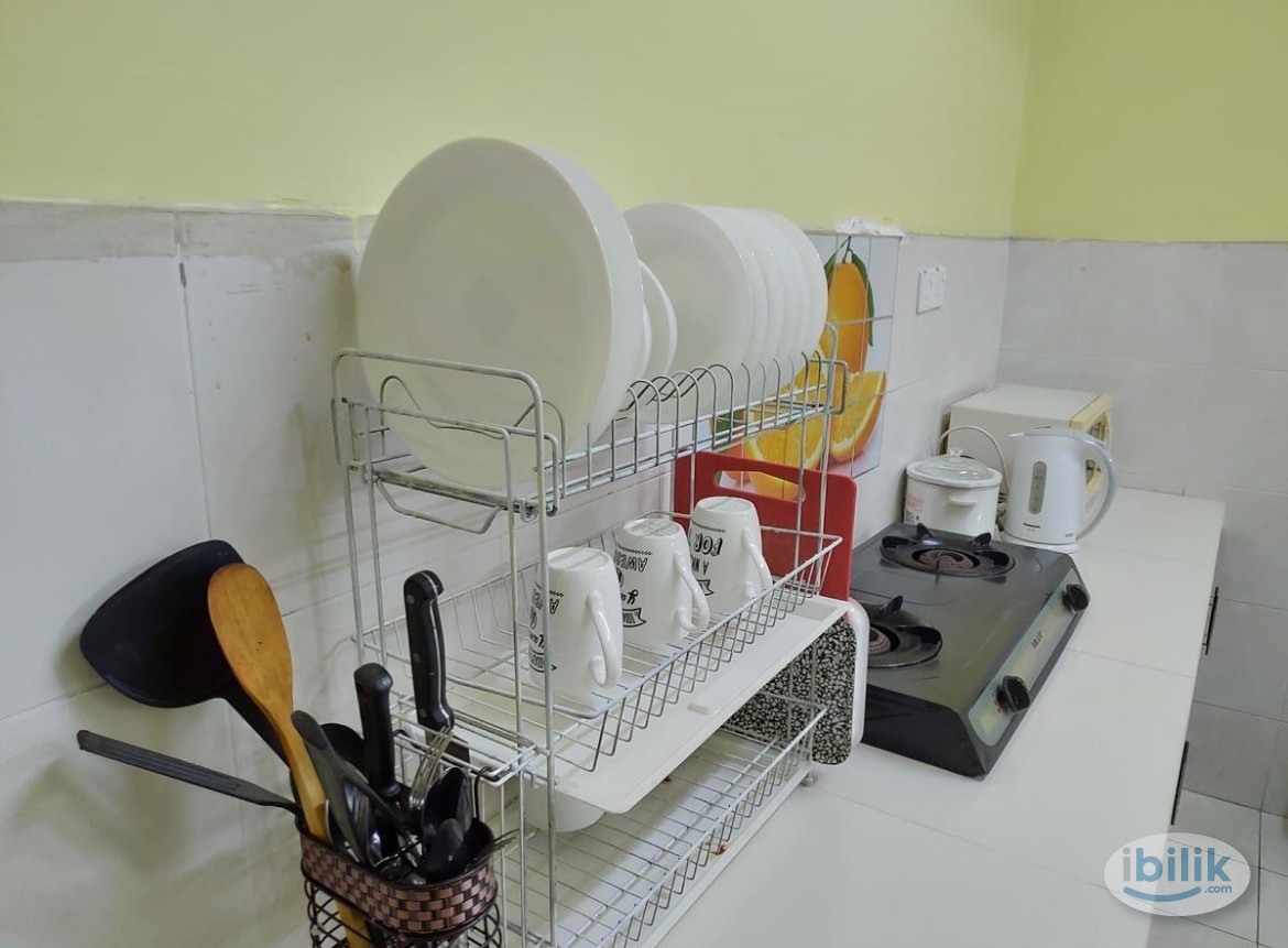 Comfy balcony Room at SuriaMas, Bandar Sunway - Image 4
