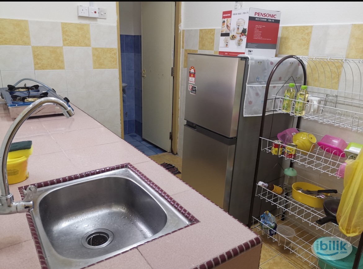 (Zero deposit) Comfy Middle Room at Mentari Court 2, Bandar Sunway - Image 2