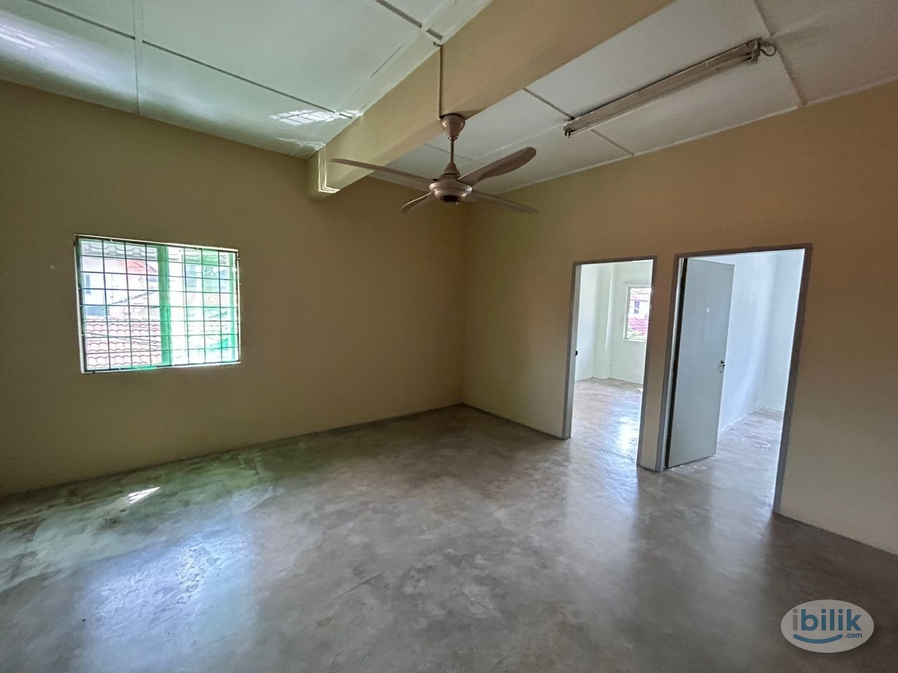 Master Middle room situated in Setapak Garden area available for rental. - Image 5
