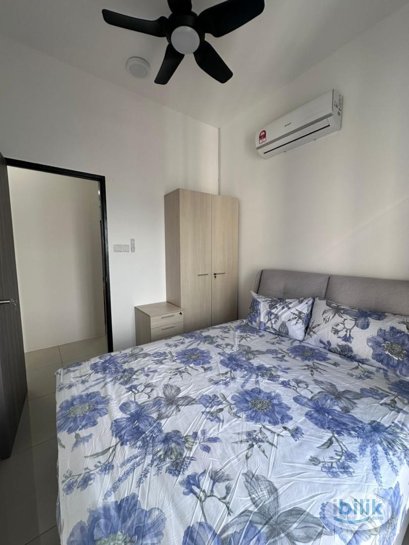Middle Room at Jalan Bukit Meldrum, Johor Bahru - Image 2