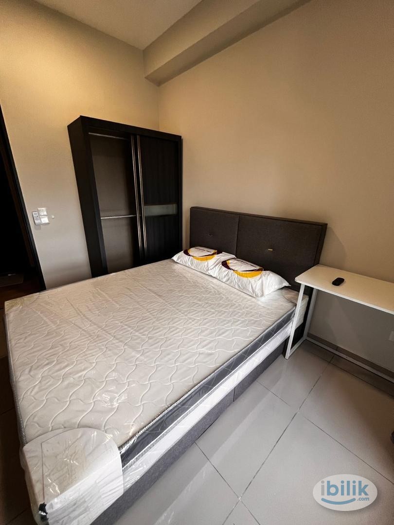 Middle Room at Damansara Perdana, Petaling Jaya - Image 1