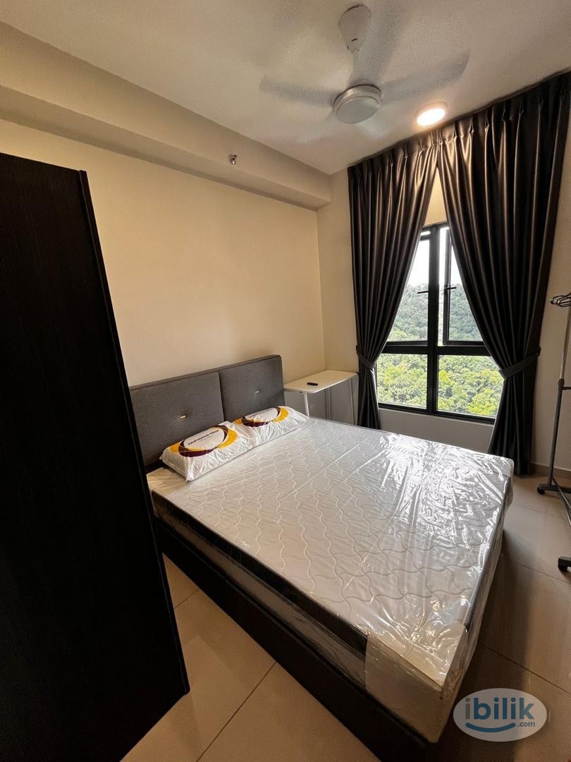 Middle Room at Damansara Perdana, Petaling Jaya - Image 2