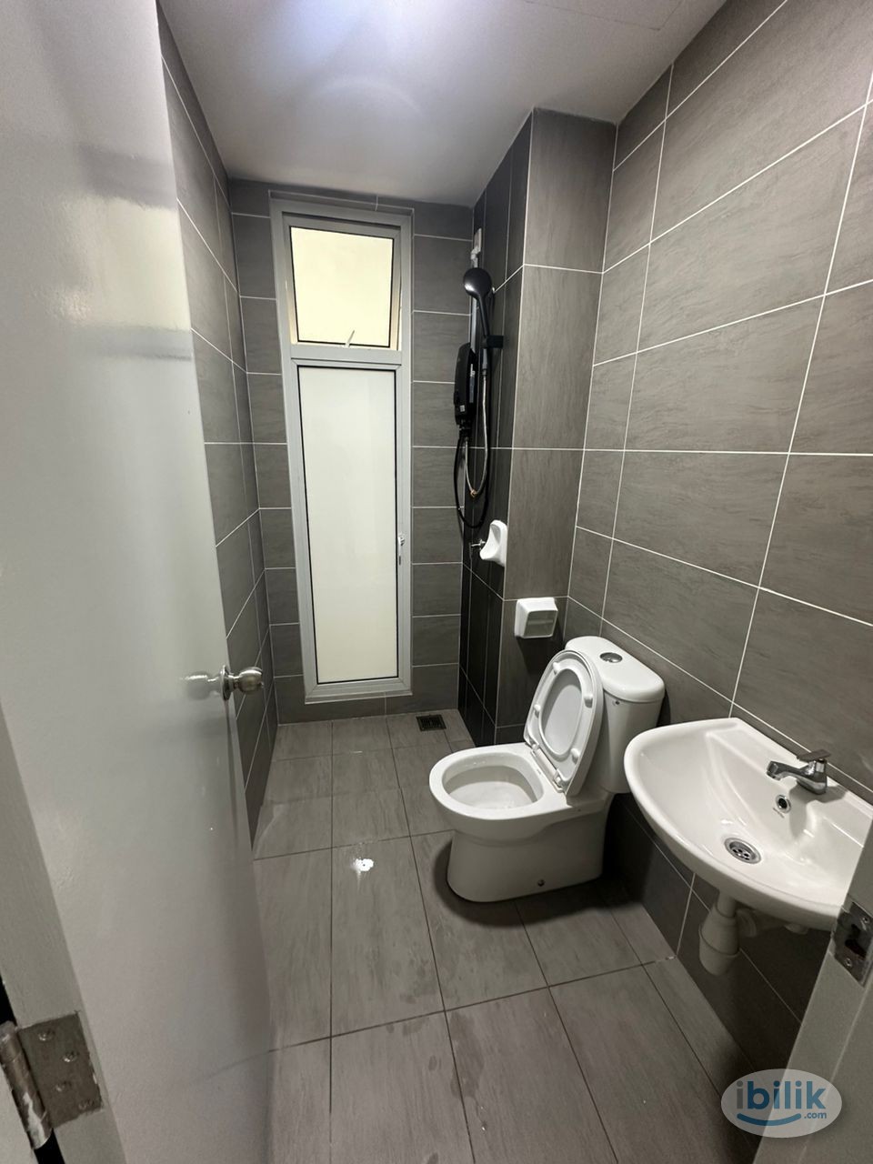 All female fully Furnised Middle Room at Damansara Damai, Petaling Jaya - Image 3