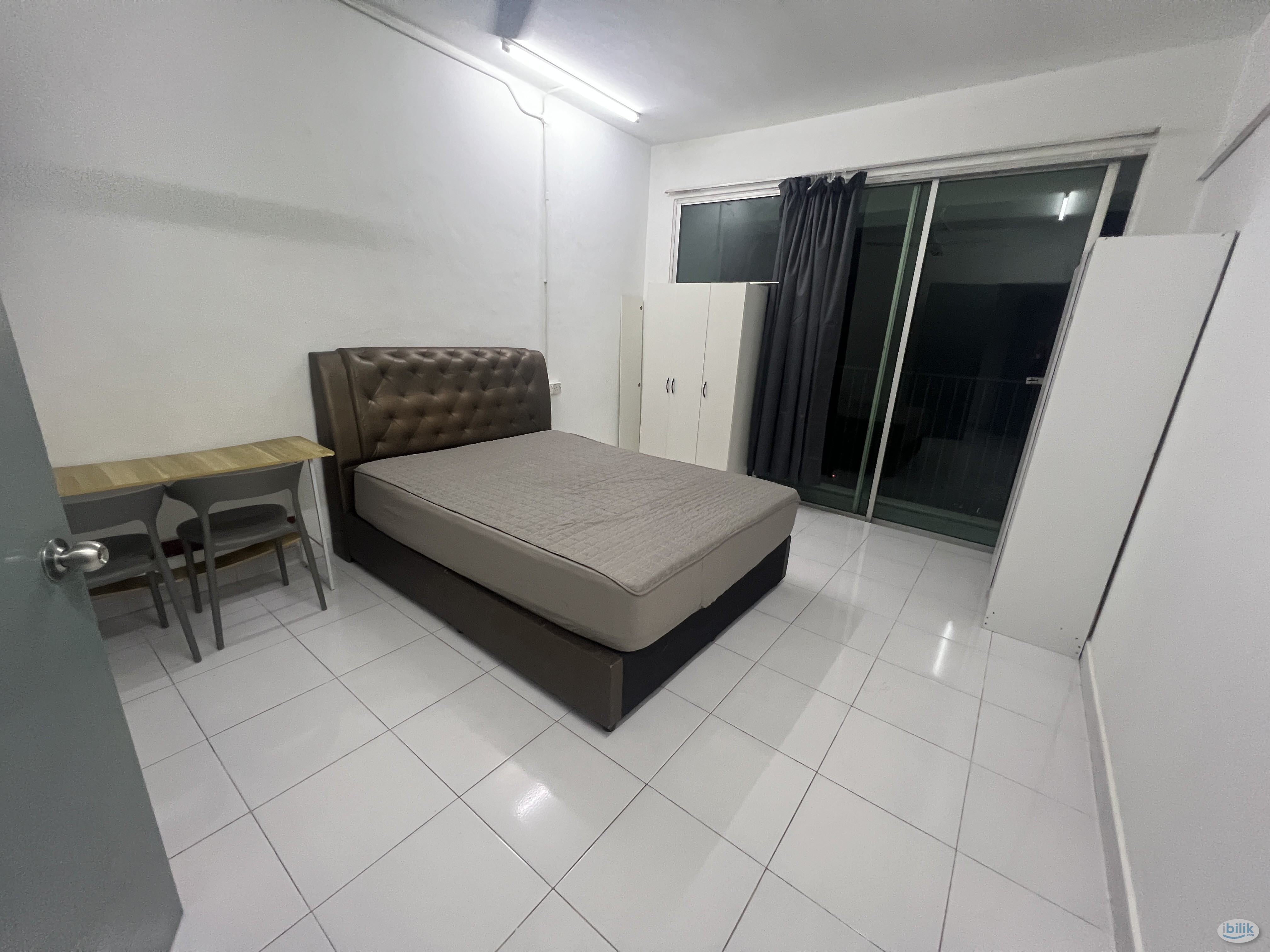 Master Room at Cyberia Crescent 1, Cyberjaya - Image 4