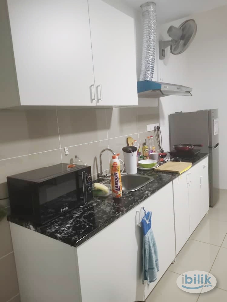 Middle Room at Utropolis Urbano, Glenmarie, Shah Alam (FEMALE) - Image 2