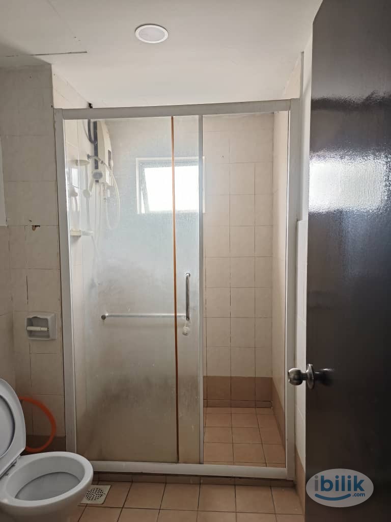 🎯NEAR LRT CASA SUBANG, USJ 1, 💫Premium 🍀 Medium Room Fully Furnished @ NEW 10” Mattress Aircond Wardrobe - Image 5