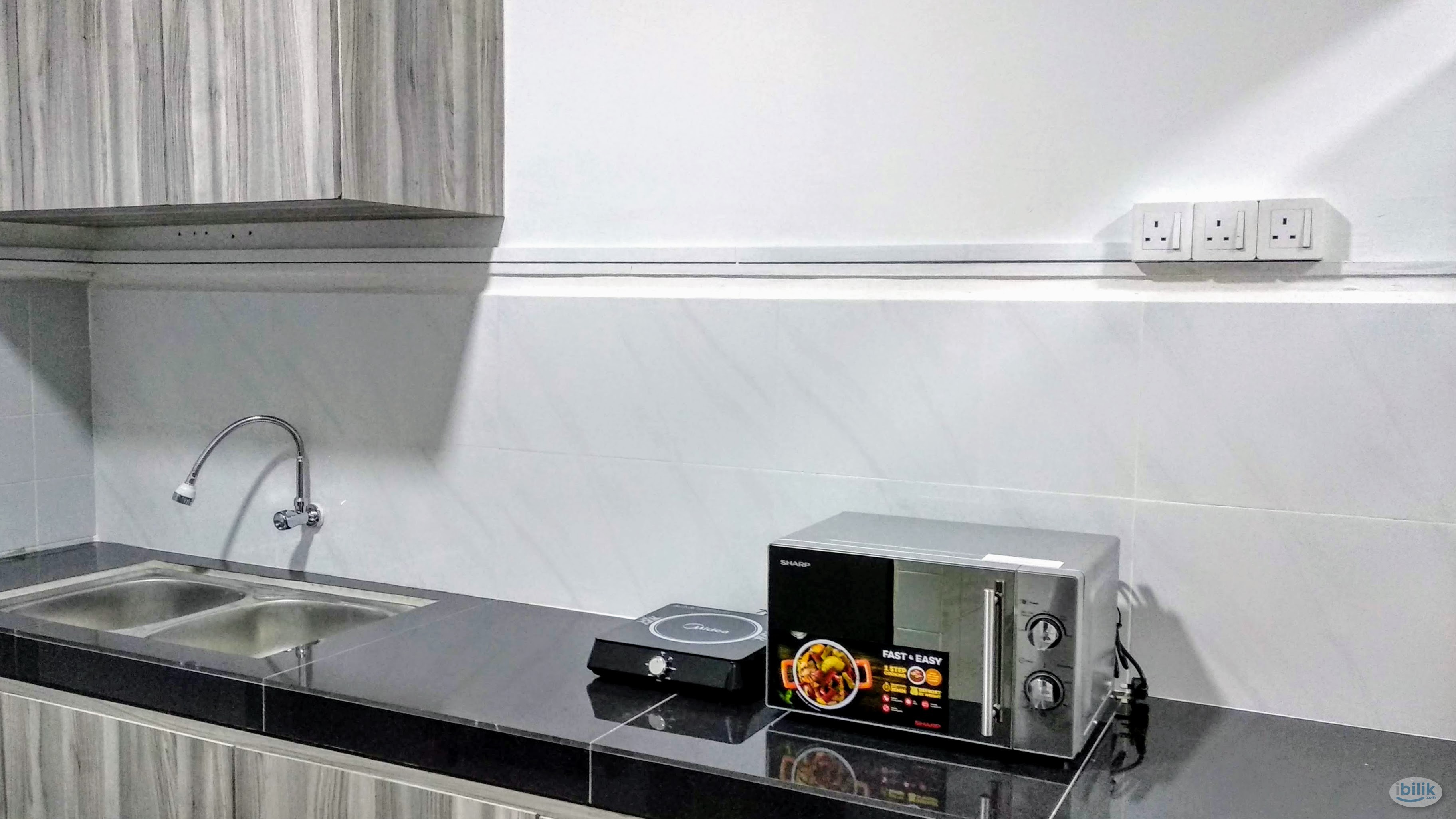 Quiet, Private, Fully Furnished Middle Room near MRT at Miharja Condo - Image 4