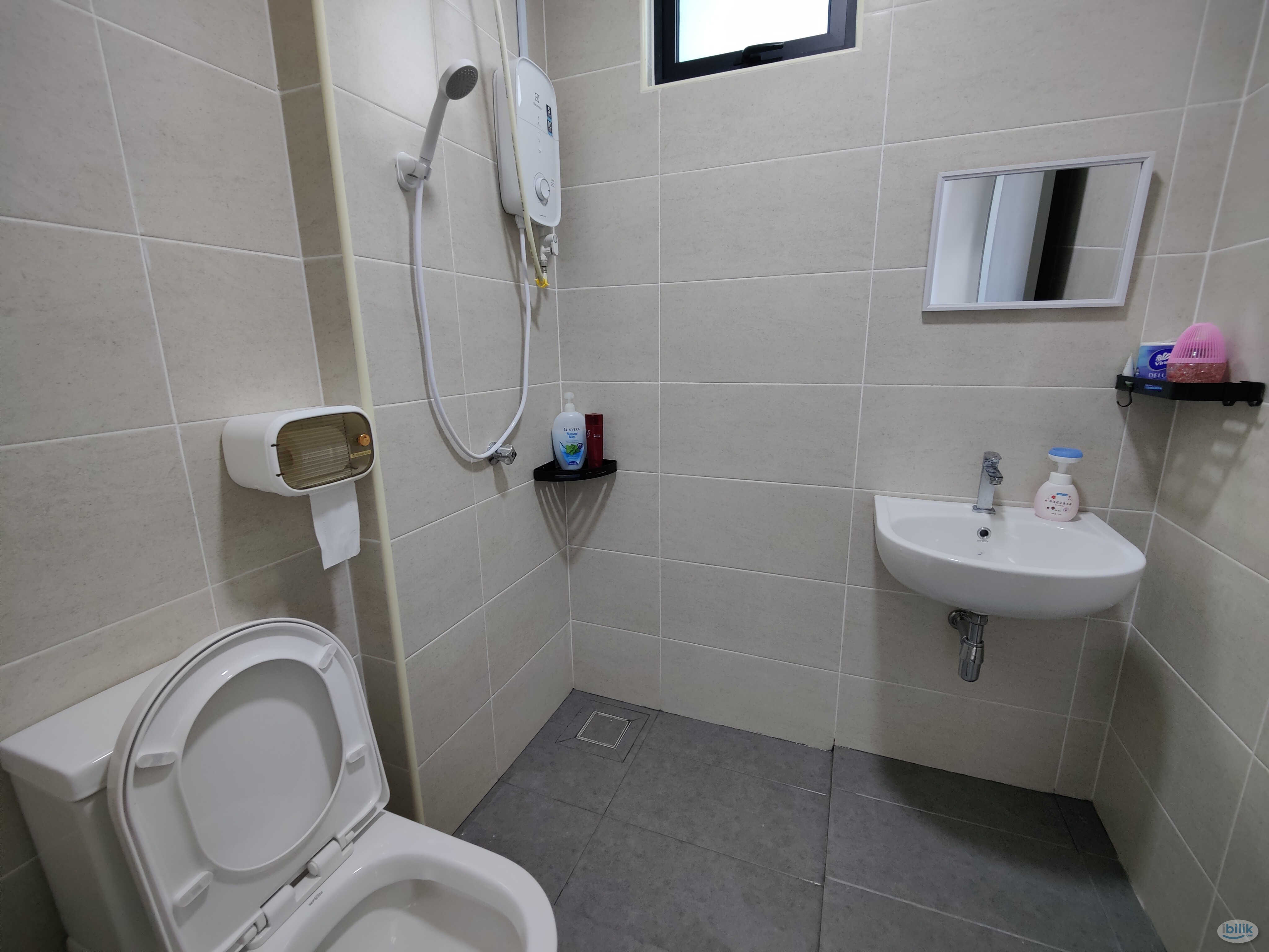 Cozy B11 Parkland Residence Cheras South Middle Bedroom,Female Unit,Walking Distance To MRT Batu 11 only few steps - Image 4