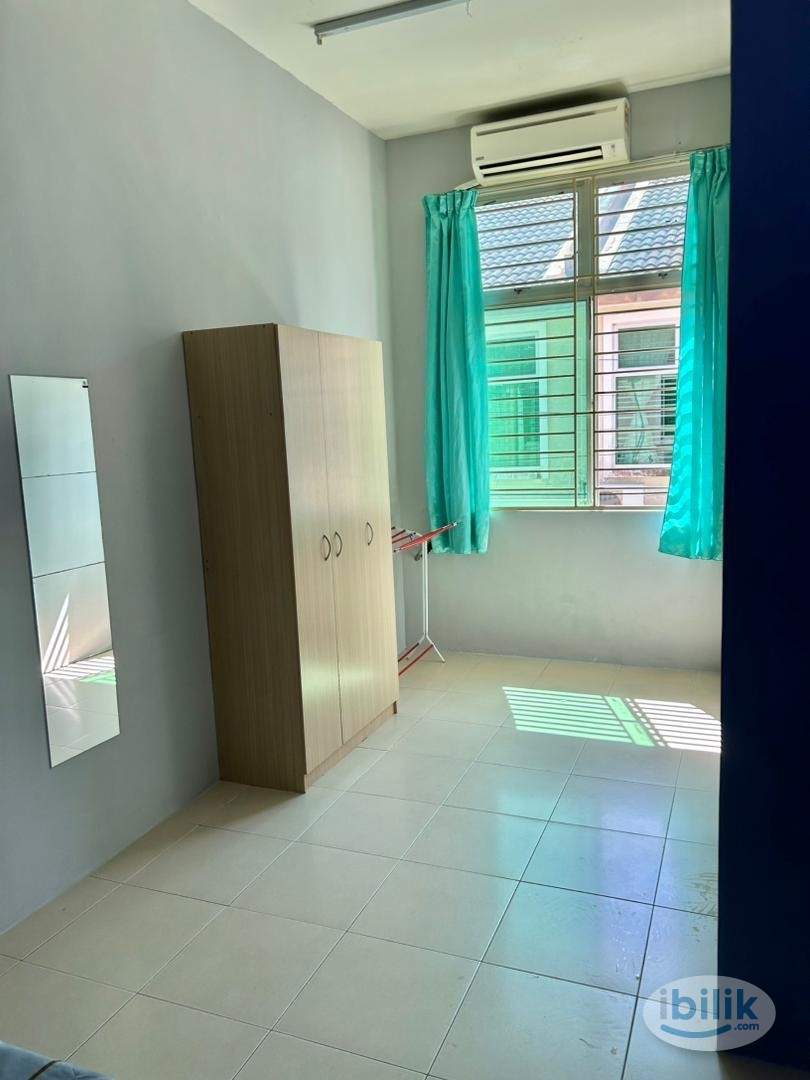 Big Middle Room (500m from Hospital Sultanah Bahiyah) - Image 2
