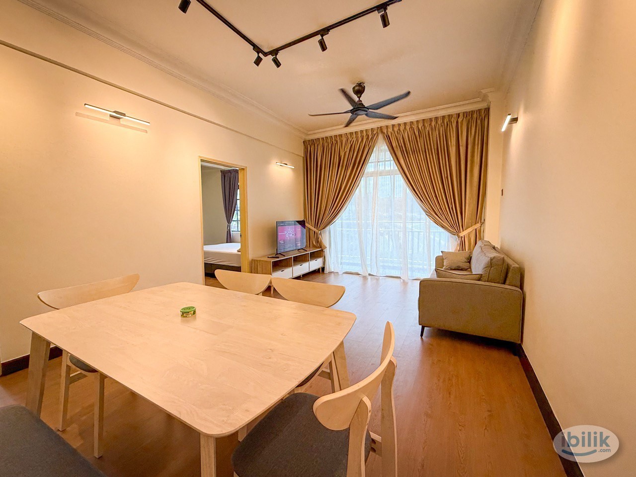 Master Room | Fajaria Condominium | Jalan Pantai Baharu - Image 3