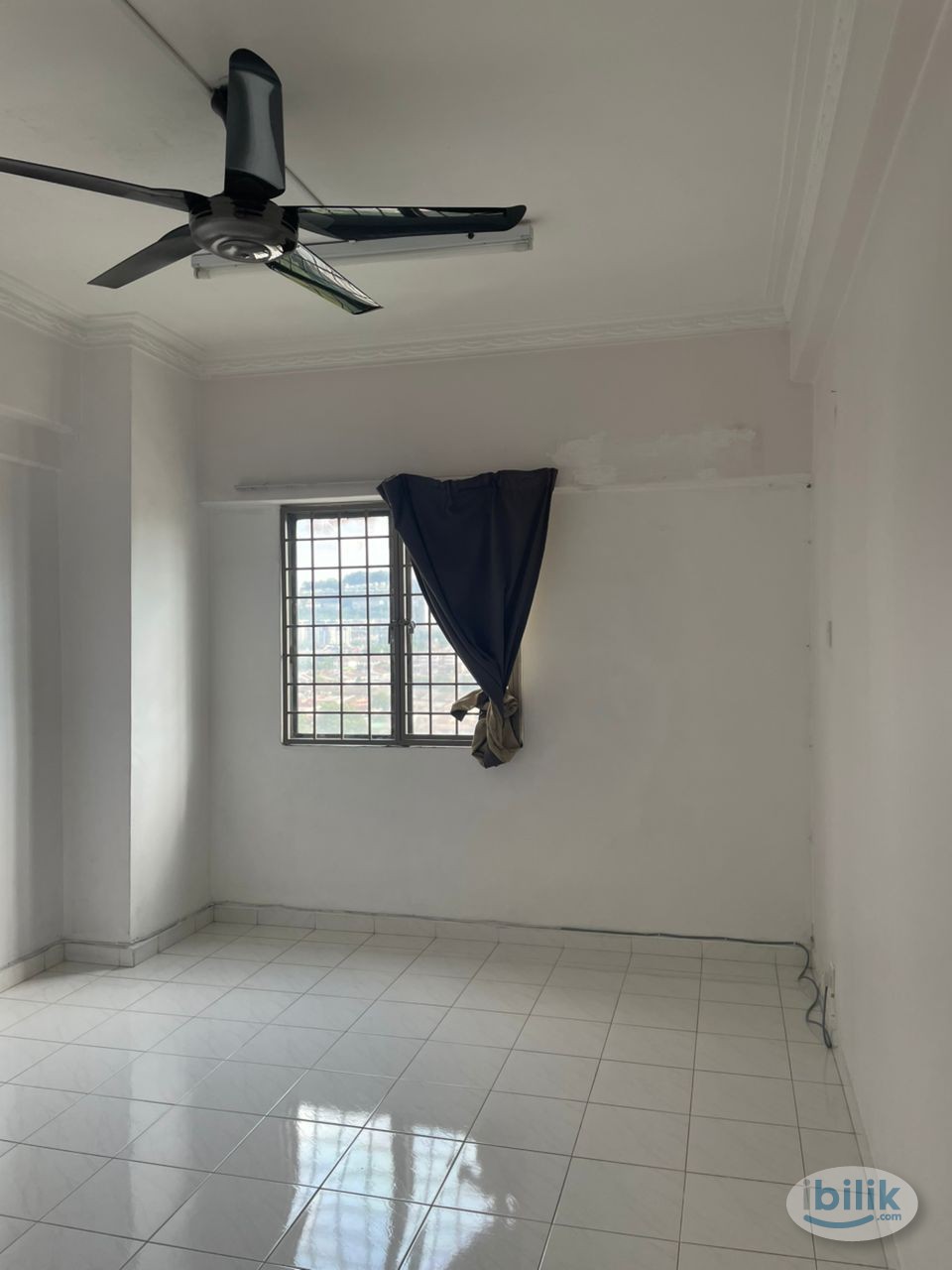 Master Room/median room at Pandan Villa, Pandan - Image 1