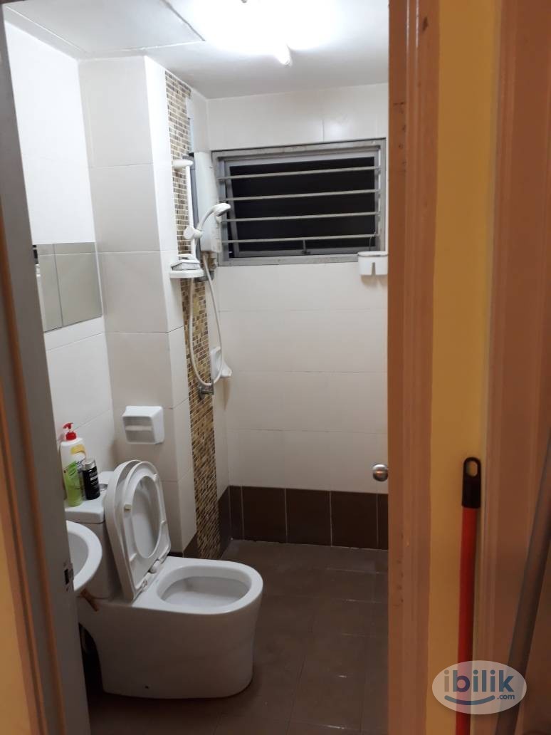 Middle Room at Bandar Sri Permaisuri, Cheras - Image 3