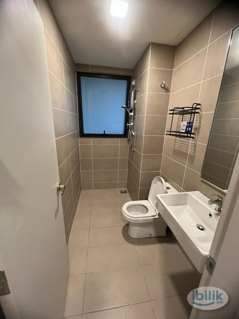 Single Room at D'Sara Sentral, Sungai Buloh With Utility Internet-link bridge to MRT Kampung Selamat - Image 4