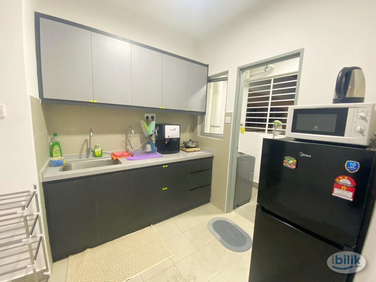 Master Room with Balcony @ Mont Kiara - Image 3