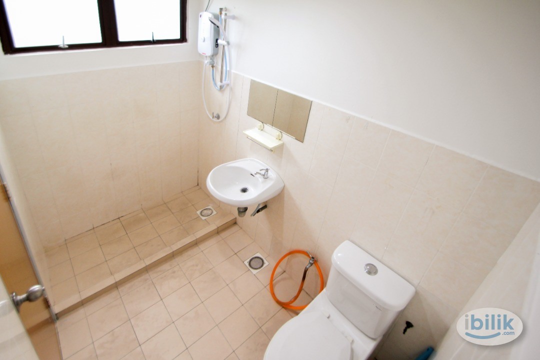 Middle Room(Female unit) at Palm Spring, Kota Damansara - Image 4