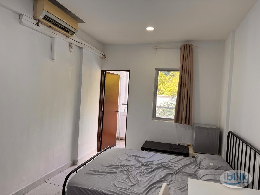 Move-In Ready Middle Room with Private Balcony! - Image 1