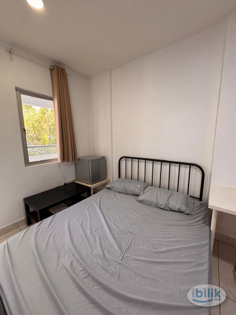 Move-In Ready Middle Room with Private Balcony! - Image 5
