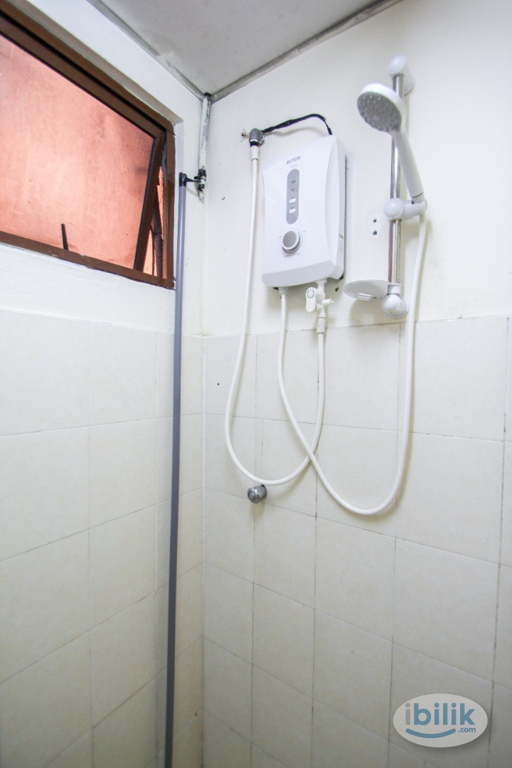 Middle Room(Female unit) at Palm Spring, Kota Damansara - Image 4