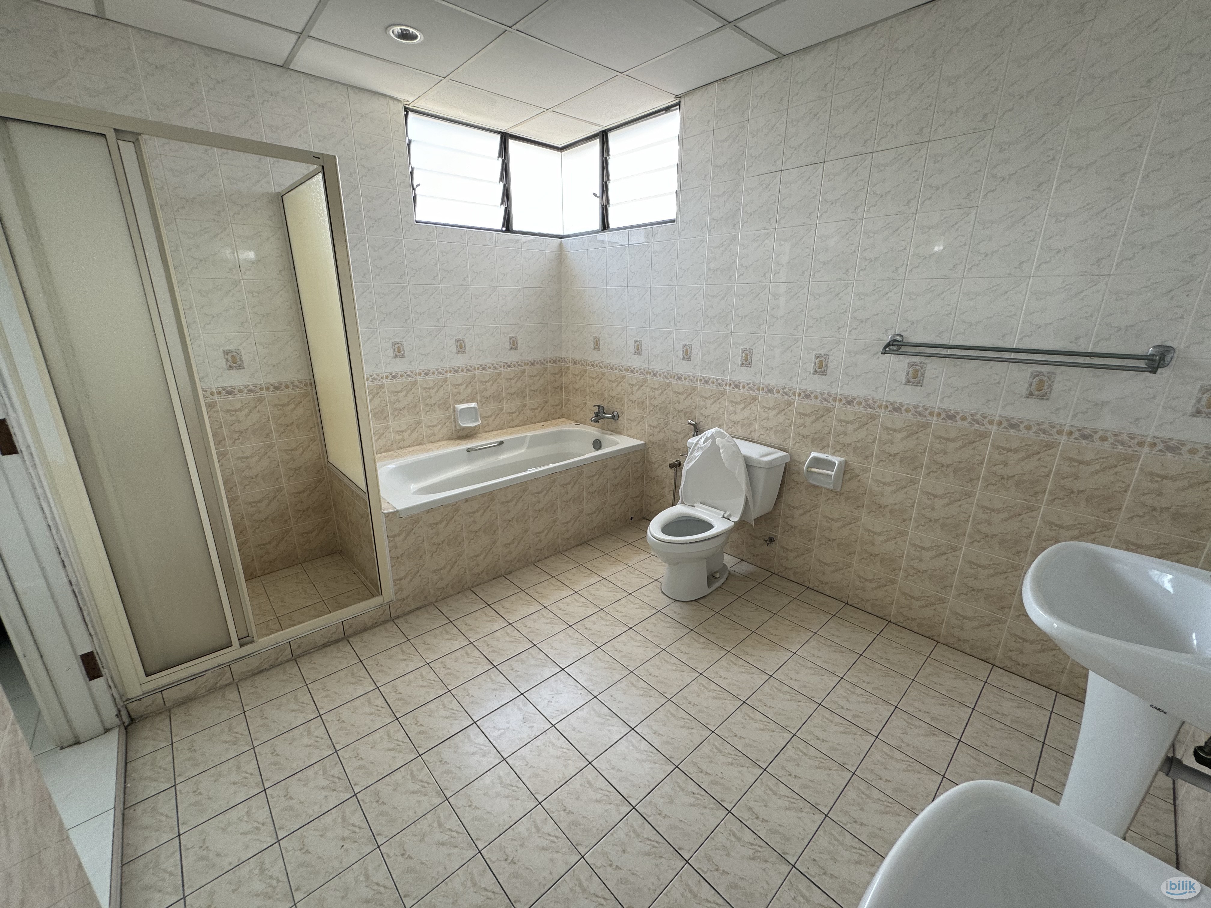🔥PREMIUM MASTER KING ROOM 🔥@ Gurney Pulau Tikus Area - Image 4
