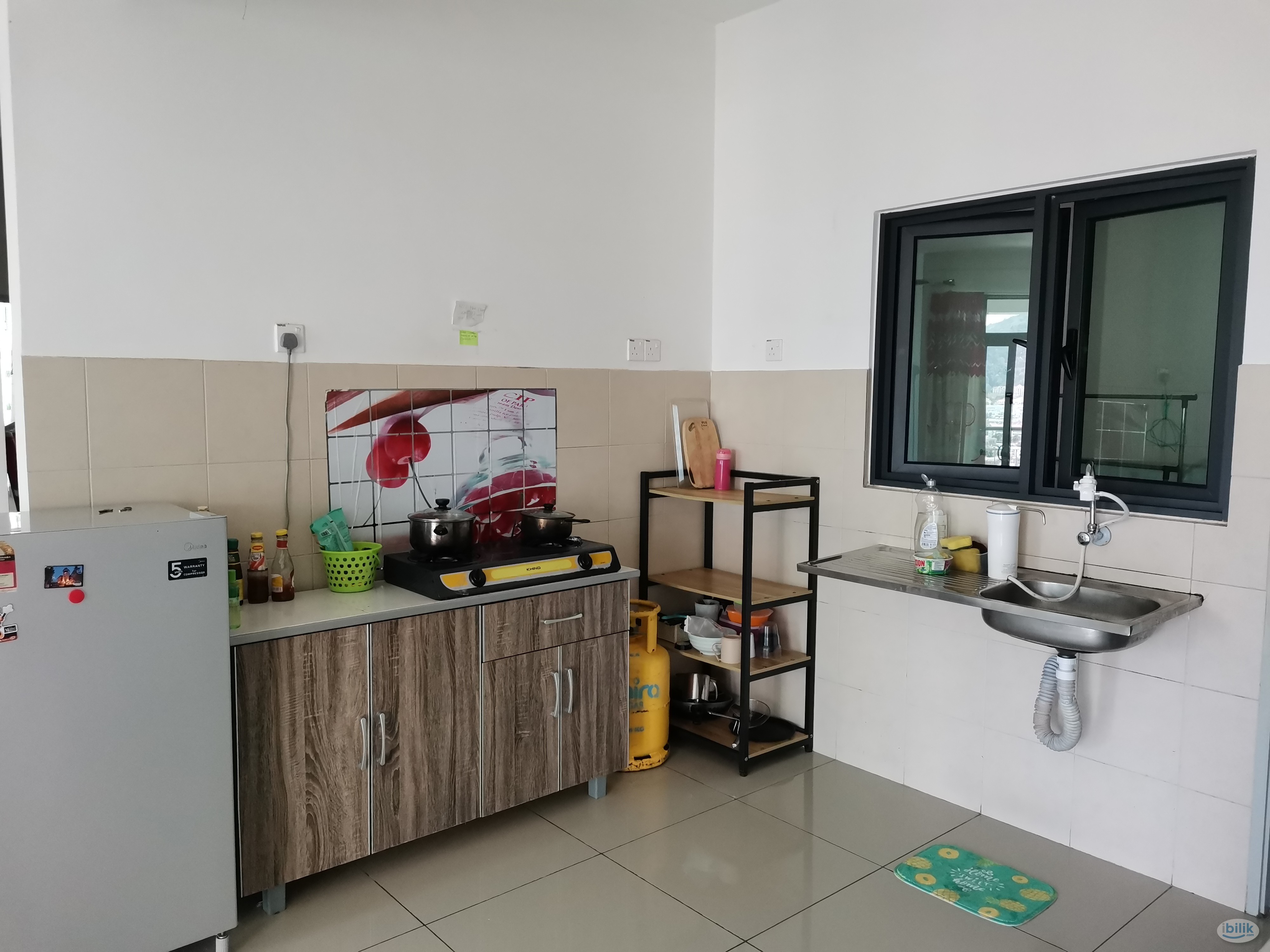 Promenade Aircond furnished Middle Room include utilities shared bathroom MIX GENDER - Image 3