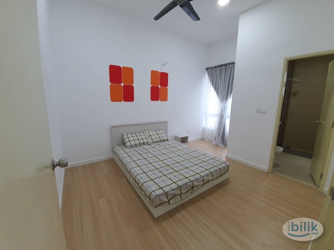 Middle Room at Tiara South near Ecohill Taipan room to let at Semenyih, Selangor - Image 1