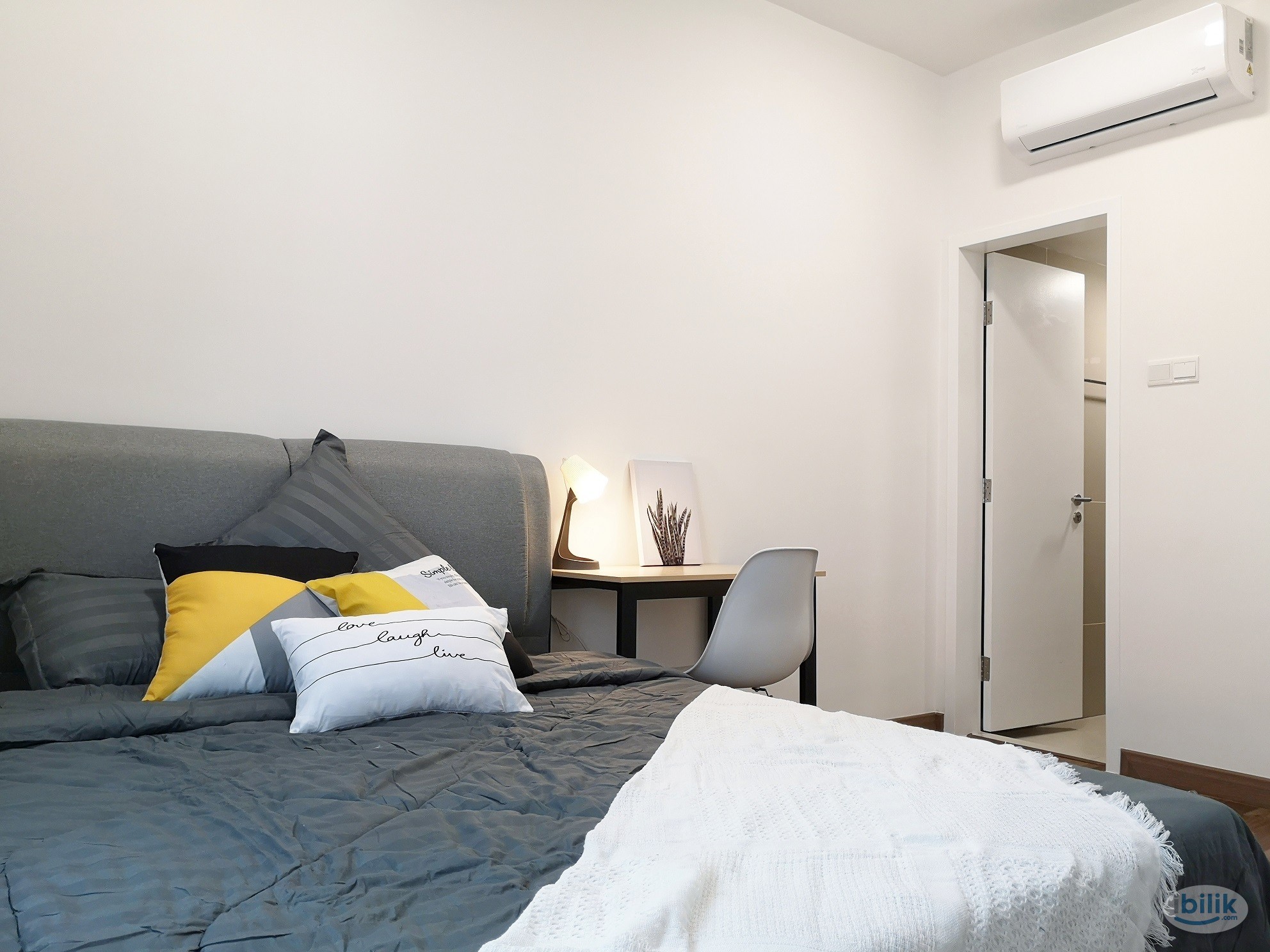 【MIX】Master Room with attached Bathroom RM 950, Fully Furnished, Utilities included at Sentul Point, KL - Image 1
