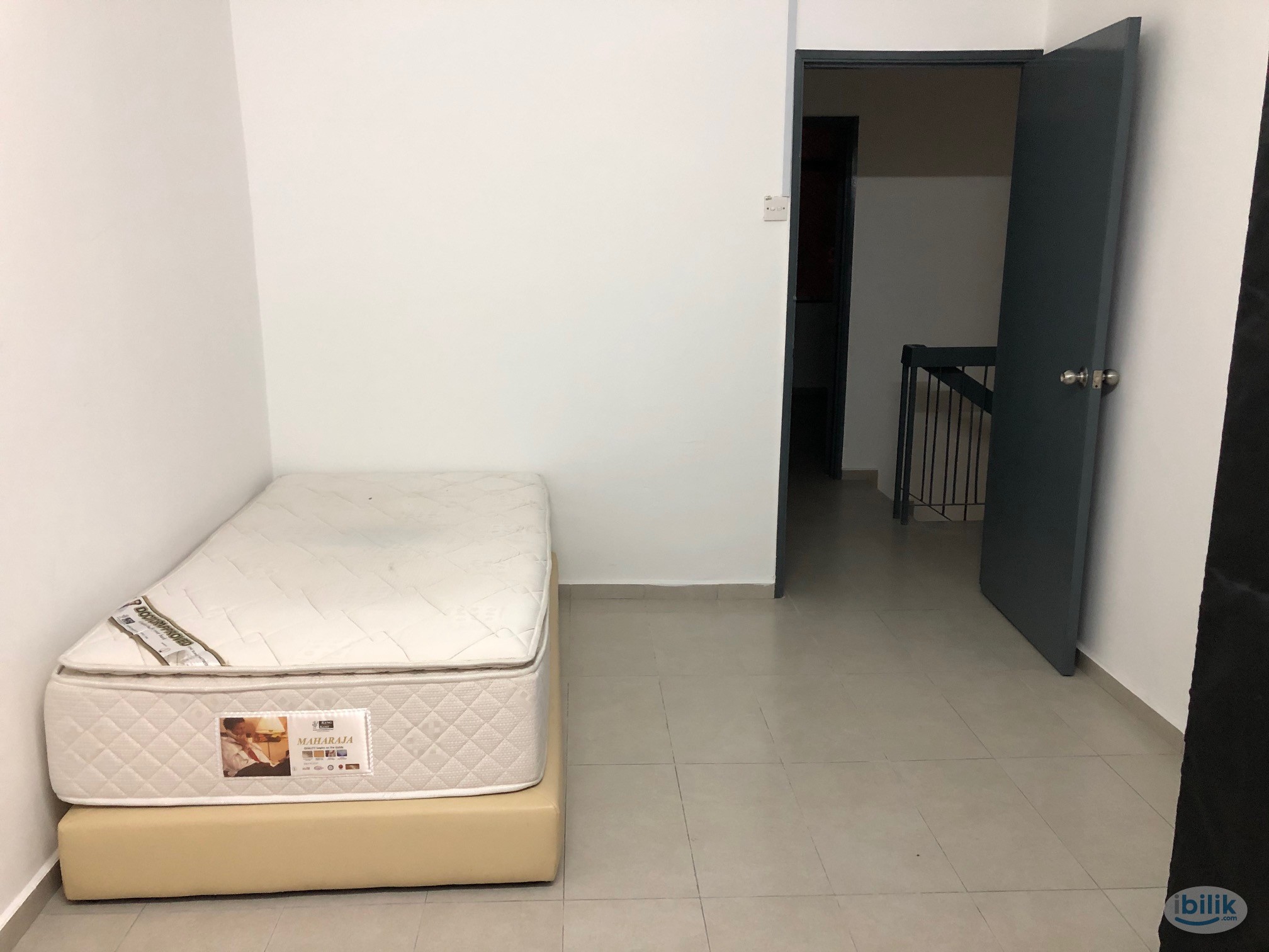 Middle Room at Kelana Jaya, Petaling Jaya - Image 1