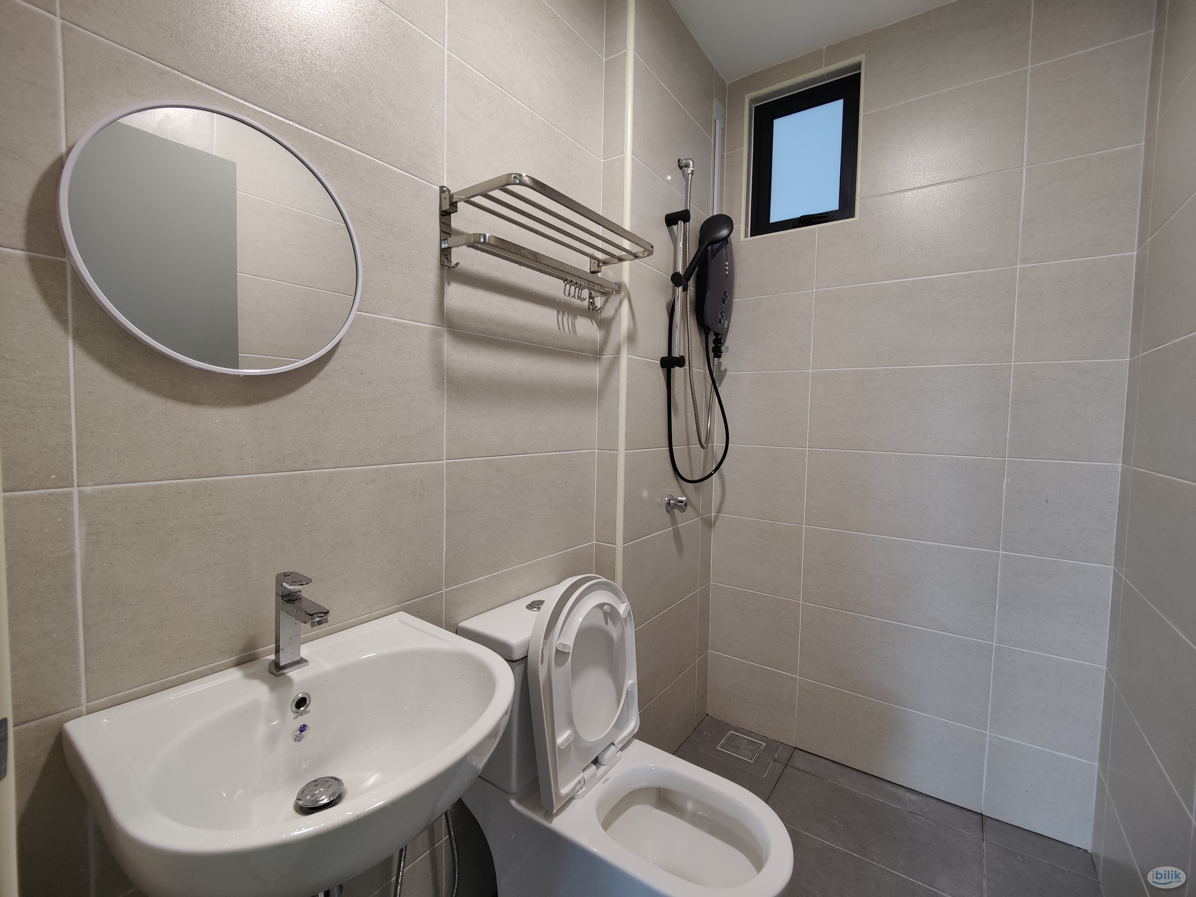 B11 Parkland Residence,Middle Room,Mixed Gender,Walking Distance To MRT Batu 11 Cheras - Image 5