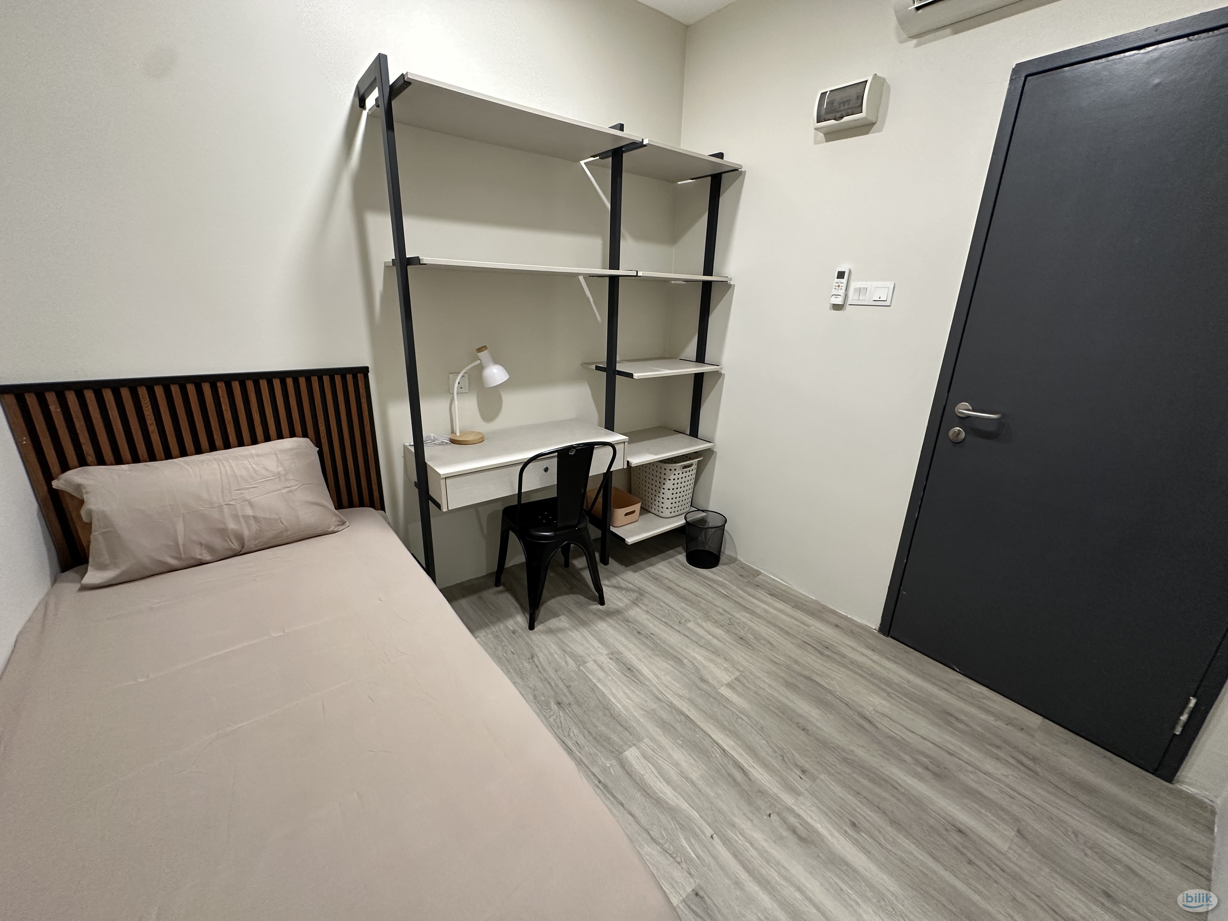 🏠USJ21 Fully furnished - Middle Room + Near LRT🚝, Mall, Easy access - Image 1
