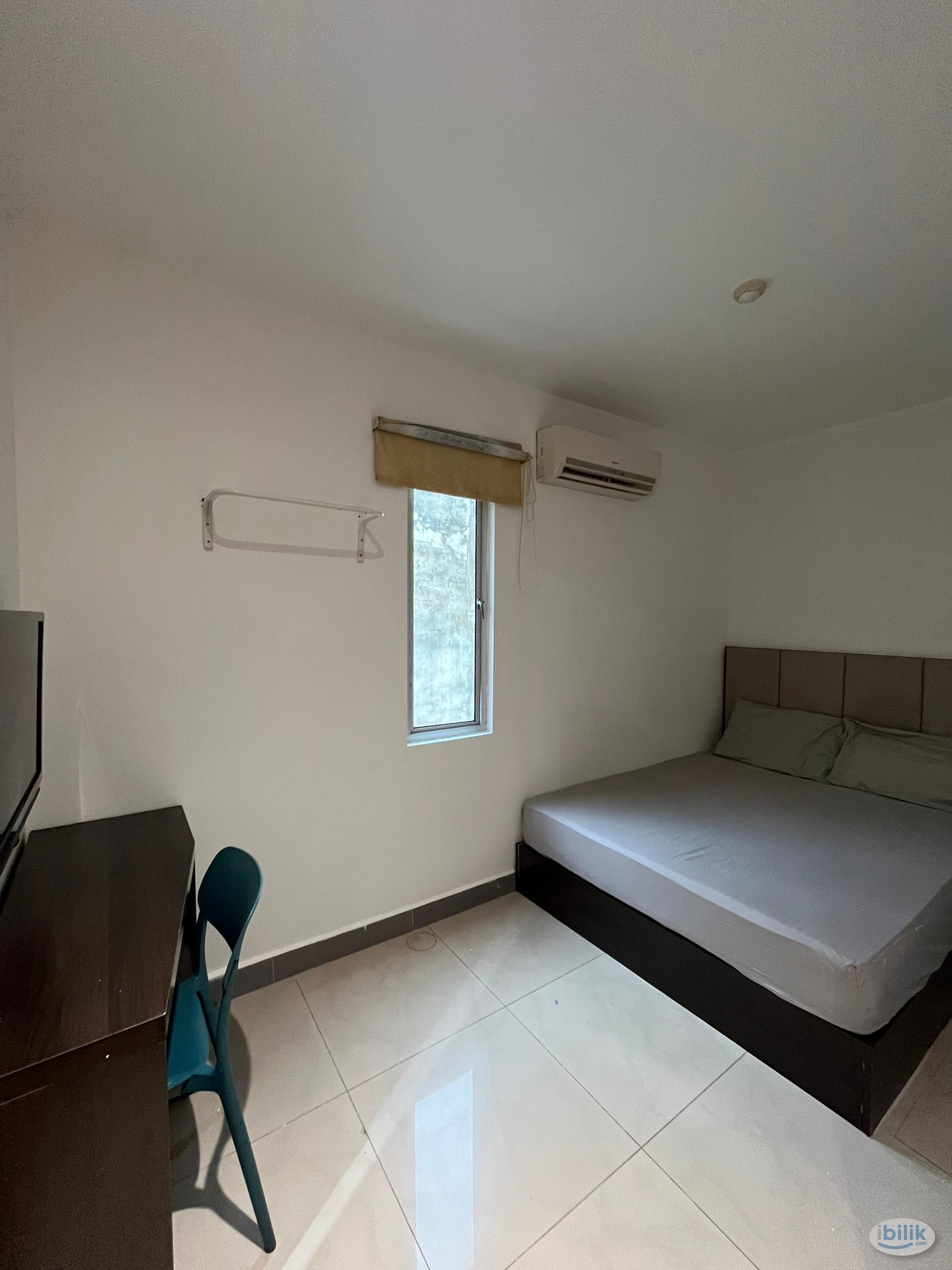 MASTER BEDROOM AT PETALING STREET 🔥 | 3 MINS WALK TO MRT/LRT PASAR SENI 🚄 - Image 1