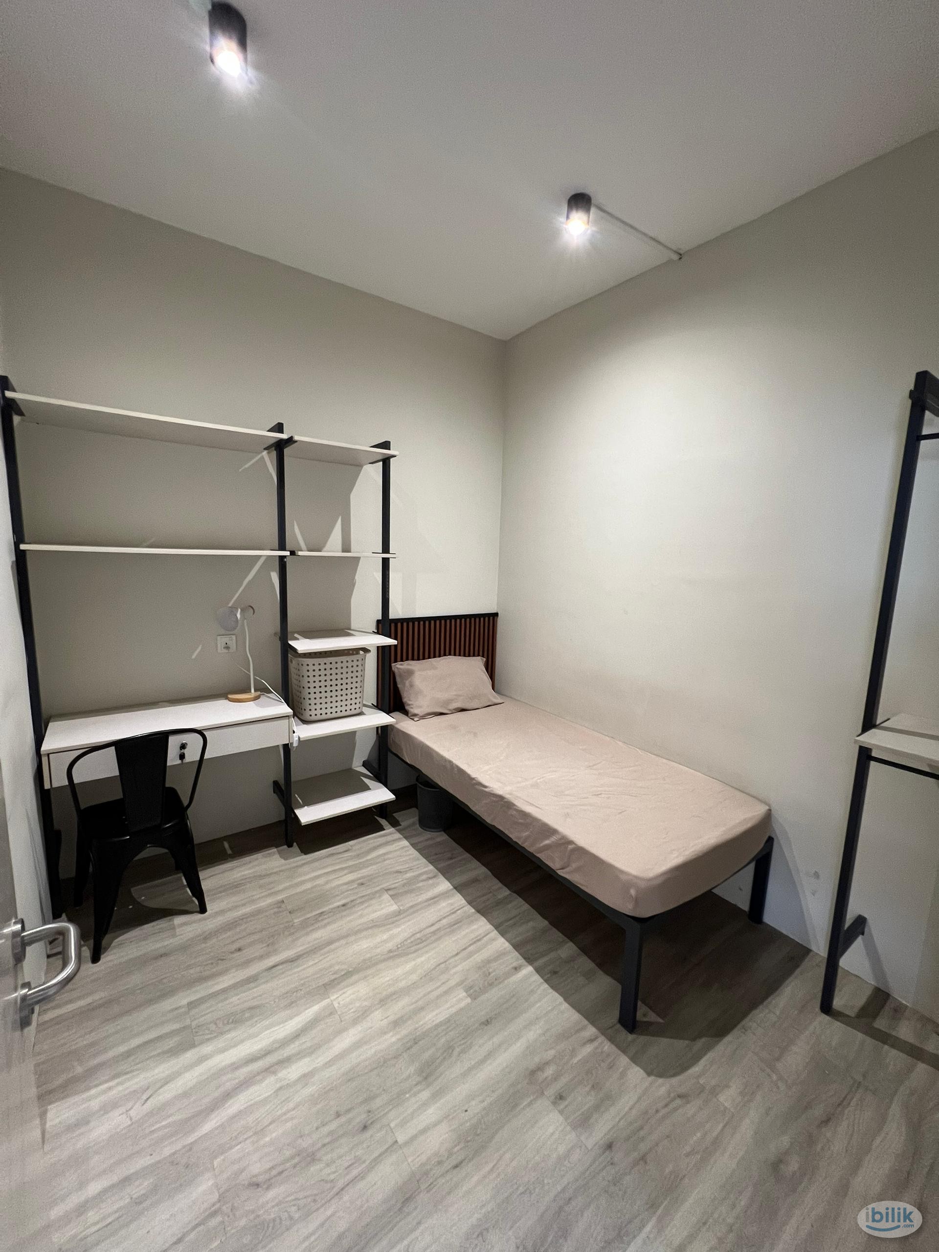 Female room at USJ21💃 0 Deposit💸 Free High Speed Wifi🌐 - Image 1