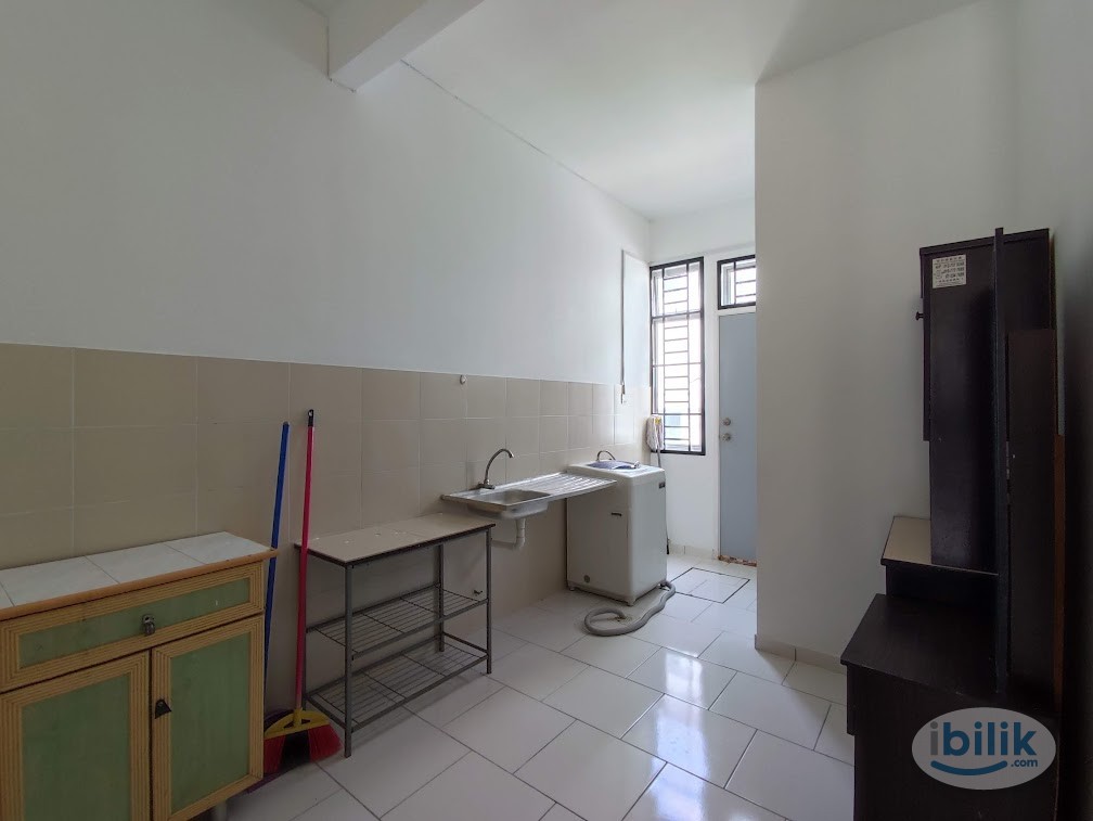 Furnished AC room at Taman Bukit Indah 2, Johor Bahru - Image 3