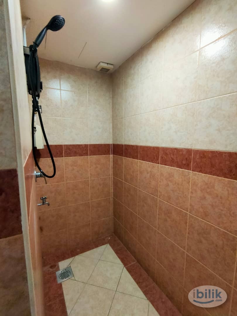 ☁️Comfy room at Subang Permai, Shah Alam🏡 7min to Subang Airport✈️ - Image 2