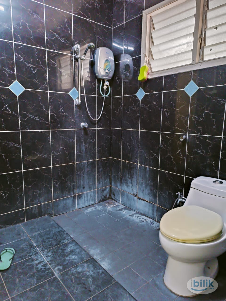Middle Room at Bandar Tasik Selatan, Cheras - Image 2