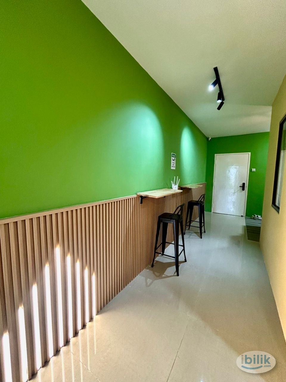 Middle Room at Kuchai Lama, Kuala Lumpur - Image 2