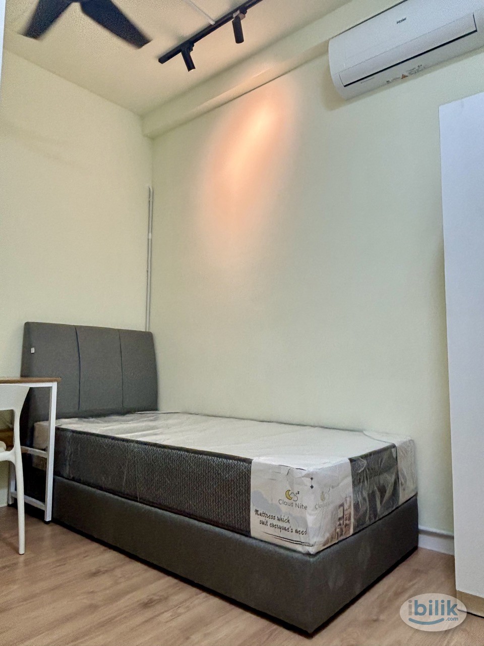 🤩PROMOTION!!!! 🤩 HIGH SPEED INTERNET Single Room 📍 Dian Residency, Seksyen 13 NEW Aircond Wardrobe Table Chair Mattress - Image 1