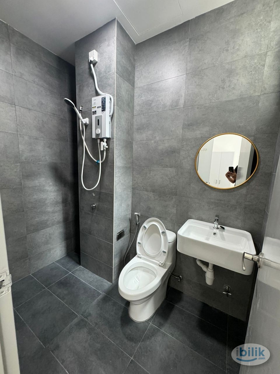‼️NEW CONDO NEAR Verando Residence, Petaling Jaya ✅Premium ⭐️ Medium Room Fully Furnished @ NEW 10” Mattress Aircond War - Image 2