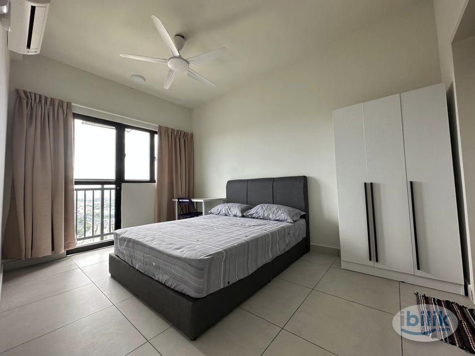 [Free Utilities] Master Room with Private Balcony at Majestic Maxim, Cheras - Image 1
