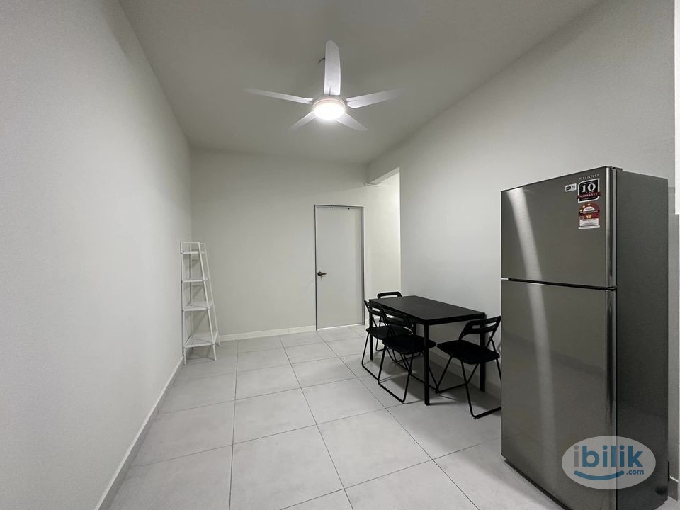 [Free Utilities] Master Room with Private Balcony at Majestic Maxim, Cheras - Image 2