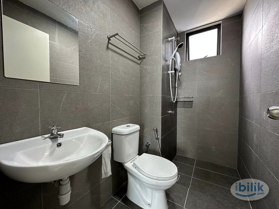 [Free Utilities] Master Room with Private Balcony at Majestic Maxim, Cheras - Image 4