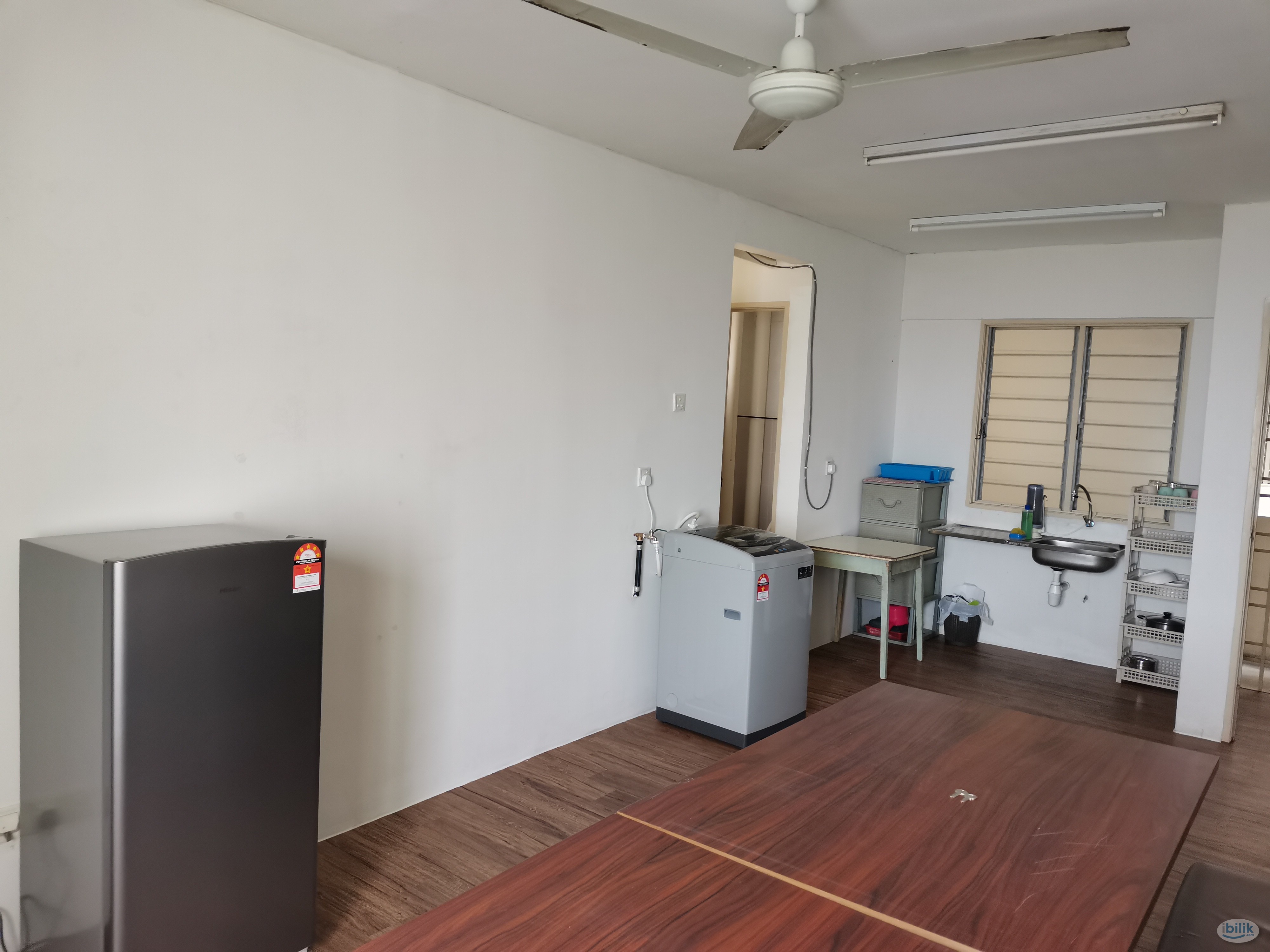 Desa Pinang 2 Middle Room with Aircond & included Utilities Share Bathroom MIX GENDER - Image 3